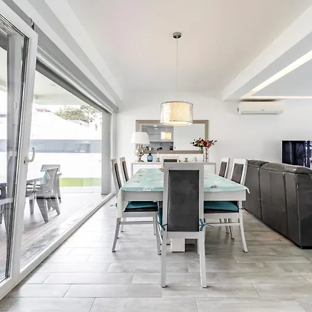 Aroeira Cozy 3bedroom With Pool Near Beach *