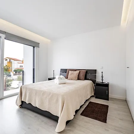 Prázdninový dům Aroeira Cozy 3bedroom With Pool Near Beach *